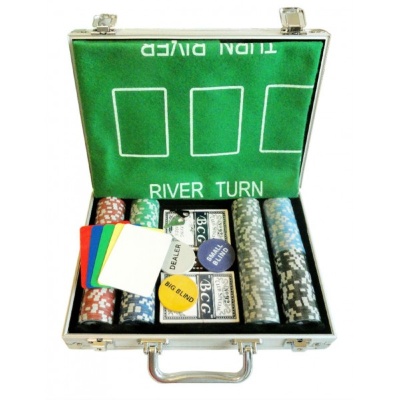 Набор для покера Royal Flush Plus 200 фишек Номиналы 1, 5, 10, 25, 50, 100
Сумма номиналов = 4925